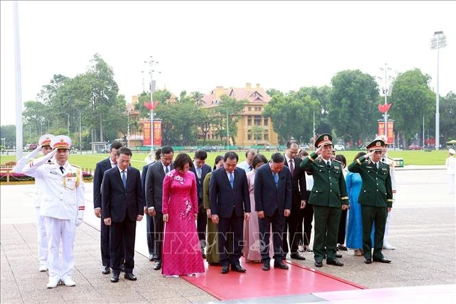lanh-dao-Dang-nha-nuoc-vao-Lang-vieng-Chu-tich-Ho-Chi-Minh9.jpg