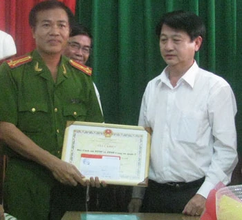 Mẹ cháu bé xin giảm tội kẻ bắt cóc ảnh 2