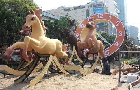 Đường hoa, hội hoa níu chân du khách ảnh 1