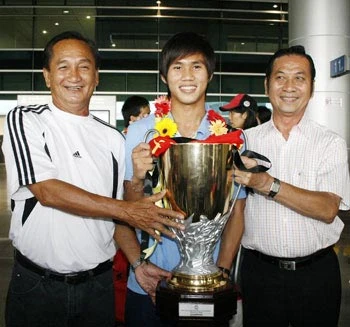 Từ vụ sáu cầu thủ Đồng Nai bị bắt: Sân bóng đến sàn nhà cái ảnh 2