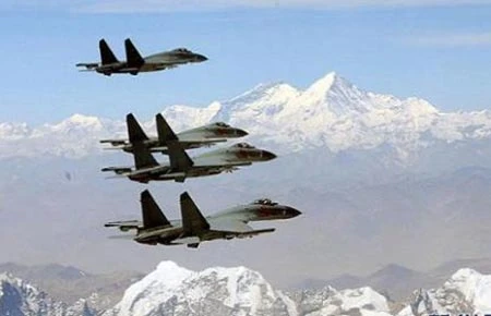 Đông Nam Á tăng chi tiêu quốc phòng vì Trung Quốc ảnh 1