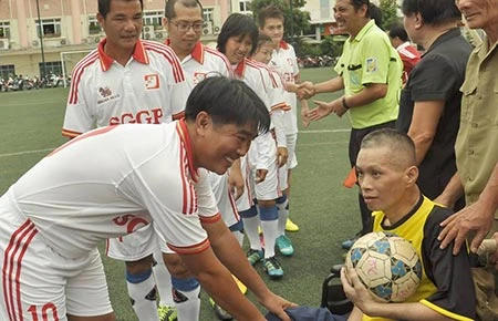 Đấu giá trên sân và đấu giá… online ảnh 3