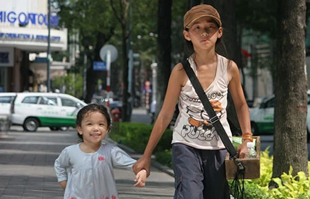 Bước khẽ đến hạnh phúc: Những chuyện nhỏ cảm động ảnh 1 Bước khẽ đến hạnh phúc: Những chuyện nhỏ cảm động ảnh 1