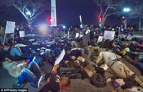 Mỹ: Người da màu lại phẫn nộ vì thêm một nạn nhân bị bắn chết ảnh 1 Mỹ: Người da màu lại phẫn nộ vì thêm một nạn nhân bị bắn chết ảnh 1