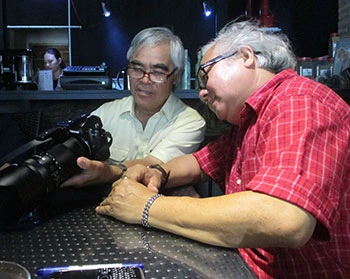 Nick Út về Việt Nam tìm những nụ cười ảnh 3