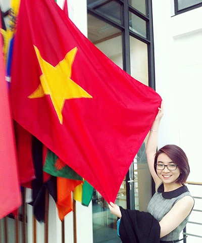 Cô gái Việt ‘mê’ luật biển ảnh 2