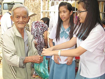 Tết buồn của đứa trẻ bị ung thư máu ảnh 2