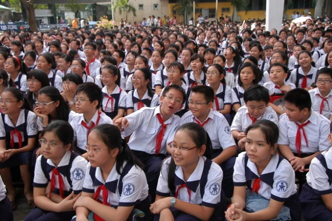 Học sinh Trường THPT chuyên Trần Đại Nghĩa trong ngày khai giảng năm học mới - Ảnh: T.T.D.