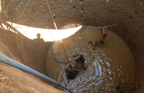 Dân Lý Sơn chi trăm triệu đồng đào giếng ‘khủng’ ảnh 1