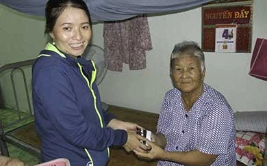 Chị Hồng: ‘Tôi vẫn tiếp tục nghề ve chai!’ ảnh 2