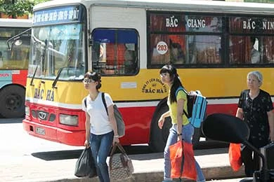 Thí sinh ồ ạt đổ về TP.HCM ảnh 2