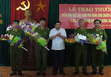 Vụ thảm sát ở Nghệ An: Mâu thuẫn bột phát, dùng dao giết người ảnh 1