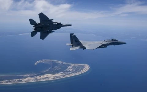 ten lua pl-15 cua trung quoc co lam khong quan my hoang so? hinh 2