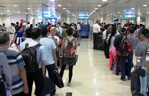 Mua vé máy bay giá rẻ coi chừng bị lừa ảnh 1