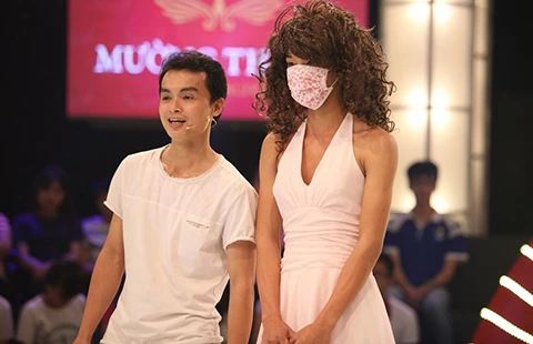 Ai có quyền gạt hài dơ khỏi tivi? ảnh 1