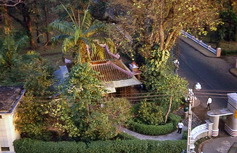 Người Sài Gòn thích sống chung với mồ mả ( *) ảnh 1