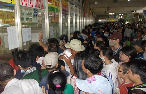 Ngày đầu bán được 400 vé xe tết ủy thác ảnh 1