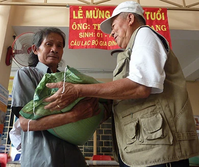 Tủ bánh mì miễn phí giữa Sài Gòn ảnh 4