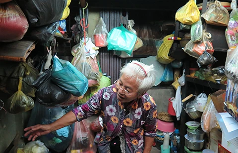 ‘Không phải nghèo là chôn danh dự’ ảnh 2