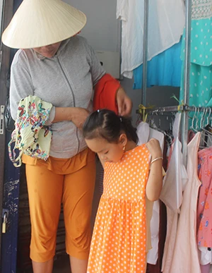 Cầm 2.000 đồng đi mua ‘hạnh phúc’ ảnh 3