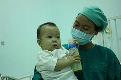 Hơn 200 bệnh nhi mòn mỏi chờ ghép tạng ảnh 2