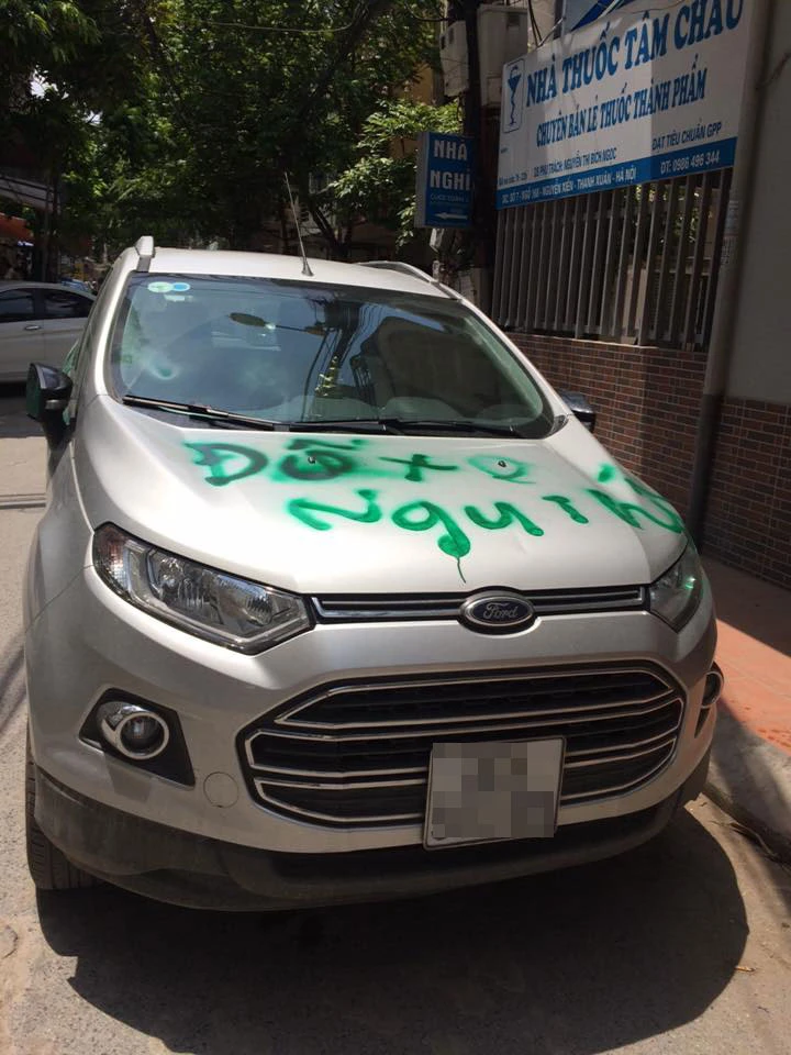 Vẽ bậy lên xe người khác, coi chừng đi tù! ảnh 4