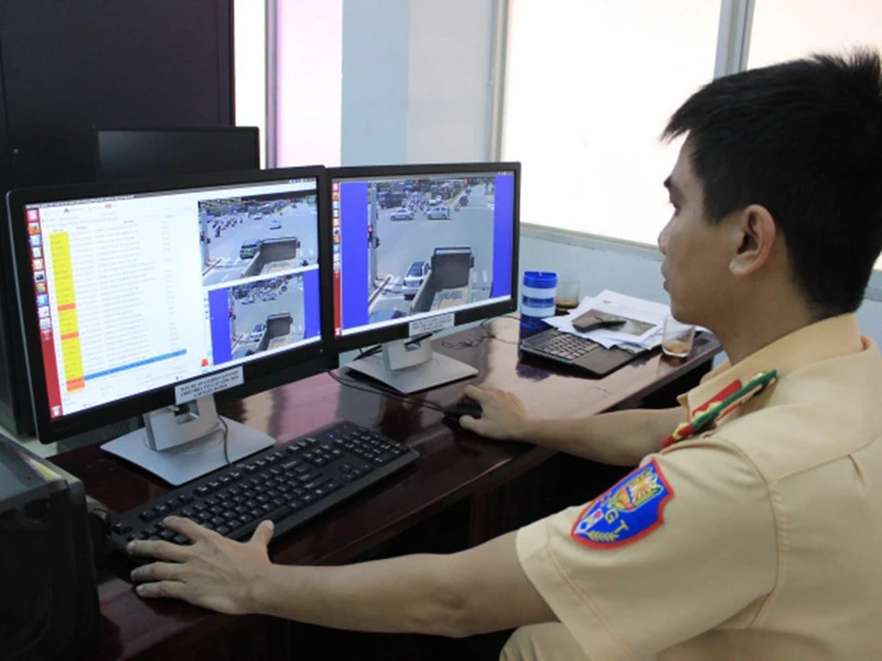 Làm sao để CSGT bớt ra đường? ảnh 2