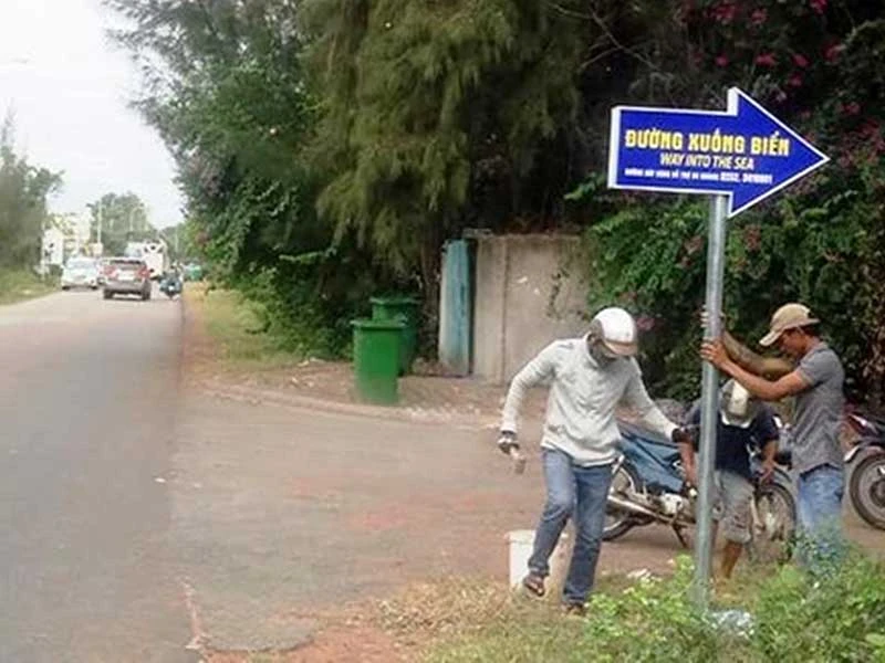 Chủ resort chặt lưới bóng chuyền của du khách ảnh 2