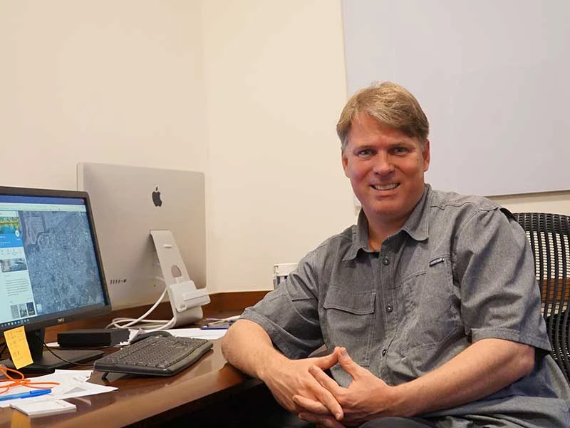 Chuyện một người Mỹ yêu Sài Gòn ảnh 2