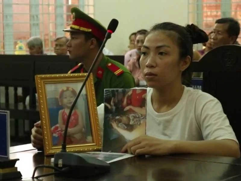 Đánh chết con gái 4 tuổi của bạn, bị 10 năm tù ảnh 2