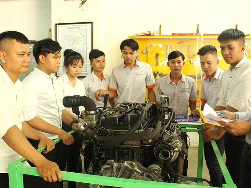 Sếp trường Viễn Đông: Không giữ được uy tín, tôi đi buôn vàng ảnh 2