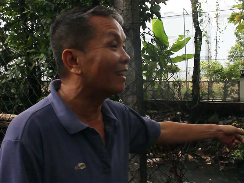 Đổ rác bậy còn hung hăng dọa đánh người khác ảnh 2