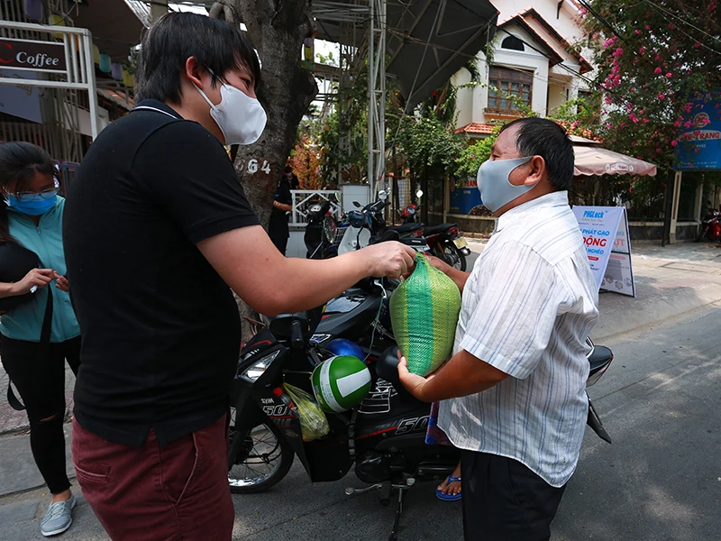 Họ đã cống hiến, thầm lặng hy sinh vì sự phát triển ảnh 2