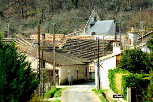 Cụ bà 80 tuổi mắc kẹt 6 ngày trong bồn tắm ảnh 1