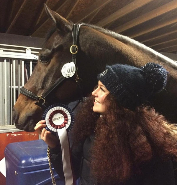 Nữ tỉ phú xinh đẹp trẻ nhất thế giới là ai? ảnh 2