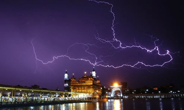 Sét đánh tại thành phố Amritstar, Ấn Độ vào tháng 4.