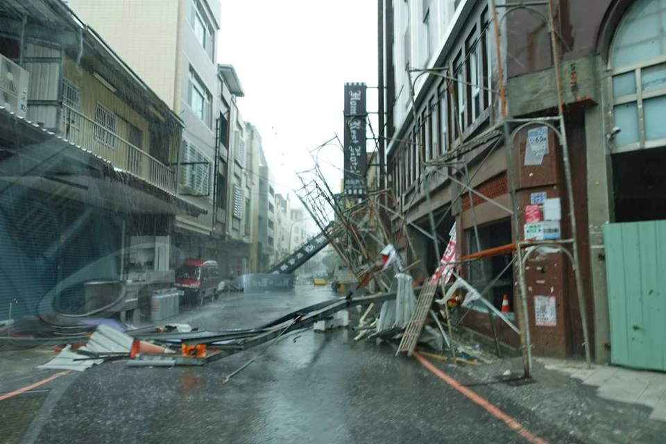 Đài Loan tan hoang vì siêu bão - quái thú 'Nepartak' ảnh 3 Đài Loan tan hoang vì siêu bão - quái thú 'Nepartak' ảnh 3