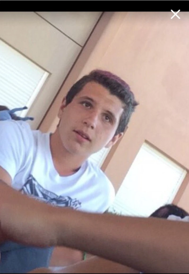 Các gia đình đưa ảnh người thân mất liên lạc lên mạng Twitter tìm kiếm thông tin