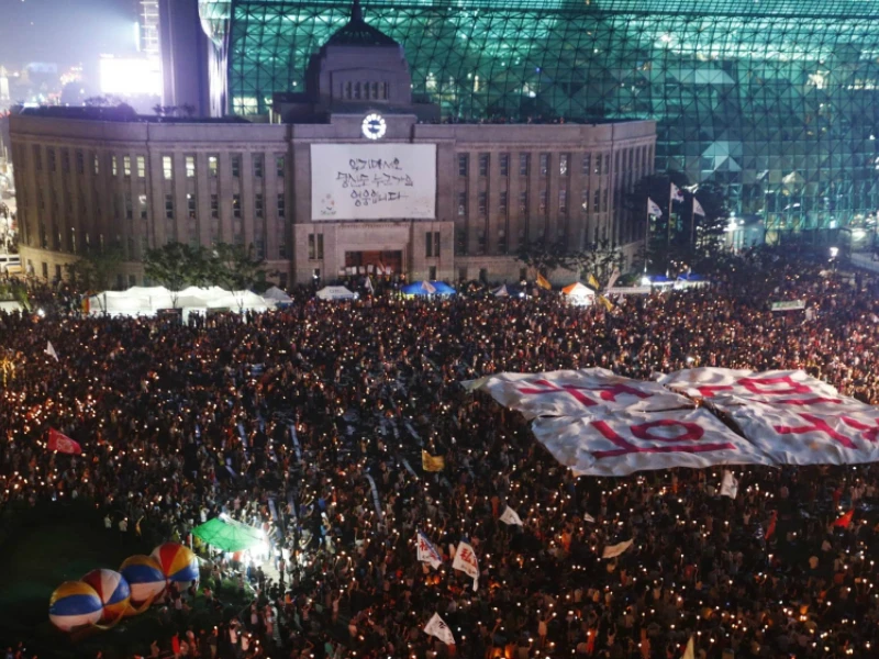 Hàng ngàn người đòi tổng thống Hàn Quốc từ chức