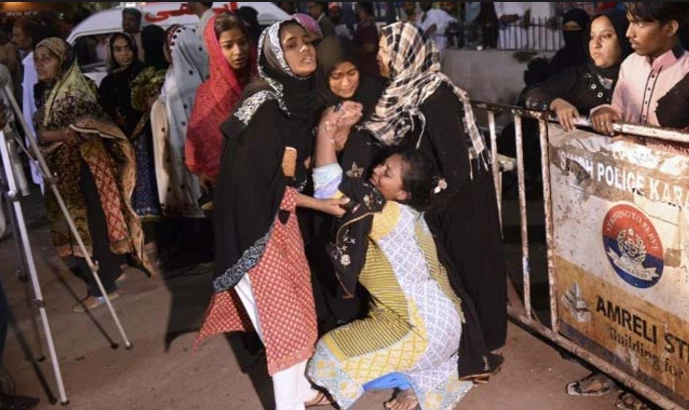 IS đánh bom đền thờ Pakistan, ít nhất 52 người chết