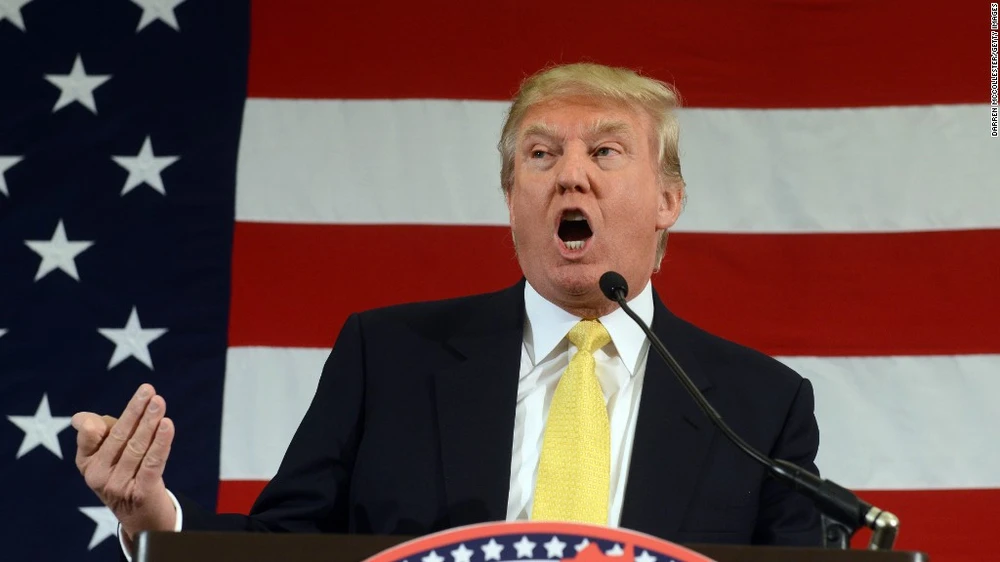 Ông Trump và cố vấn chỉnh lại một loạt cam kết tranh cử