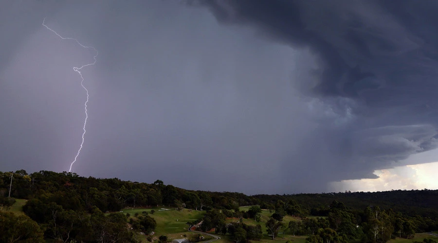 ‘Bão sấm sét gây hen suyễn’ quái lạ làm 8500 ngã bệnh