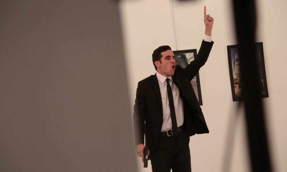 Đại sứ Nga bị ám sát, Thổ Nhĩ Kỳ thêm bạn hay thêm thù? ảnh 1