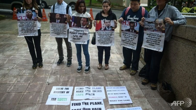 Tạm ngưng tìm kiếm máy bay MH370 trên biển ảnh 1