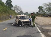 Kinh hãi: Ô tô cháy nổ dữ dội, hai người chết thảm