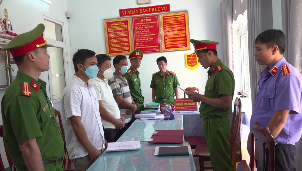 Các bị can đã lập biên bản nghiệm thu không đúng khối lượng, gây thiệt hại cho Nhà nước 634 triệu đồng. Ảnh: CA