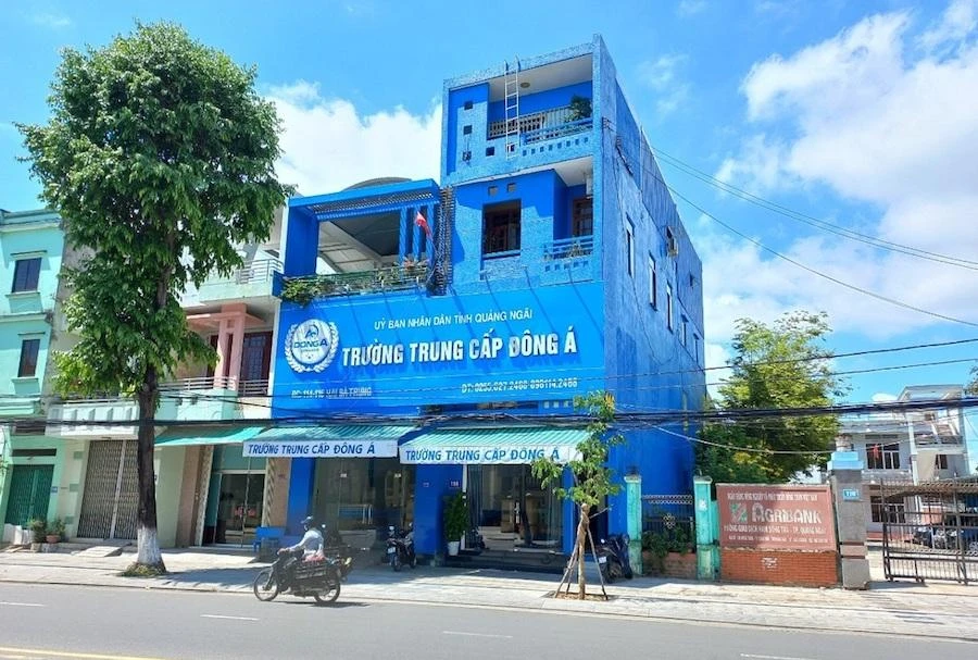 Trường Trung cấp Đông Á bị Sở LĐ-TB&amp;XH tỉnh Quảng Ngãi đình chỉ tuyển sinh năm 2022.