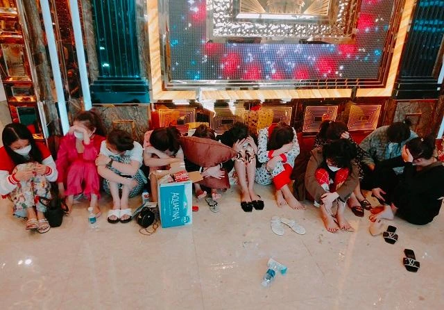 Cảnh sát phát hiện 28 người dương tính với chất ma tuý. Ảnh: CA