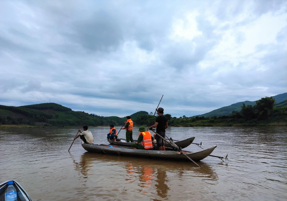 Lực lượng chức năng tìm kiếm tung tích cháu H.