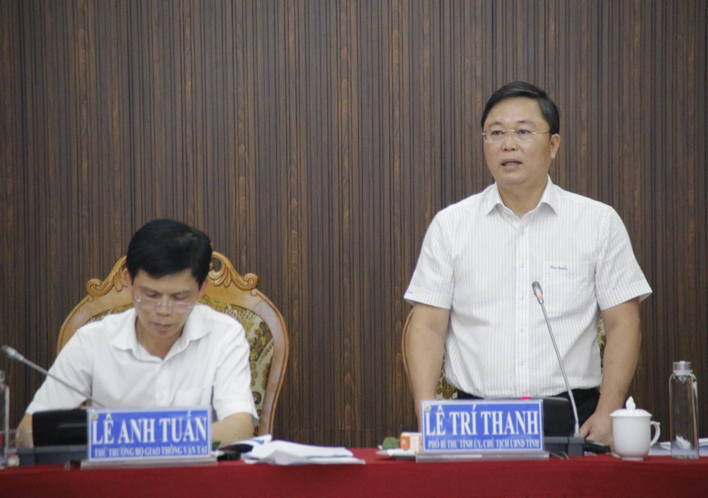 Chủ tịch UBND tỉnh Quảng Nam Lê Trí Thanh phát biểu tại buổi làm việc.